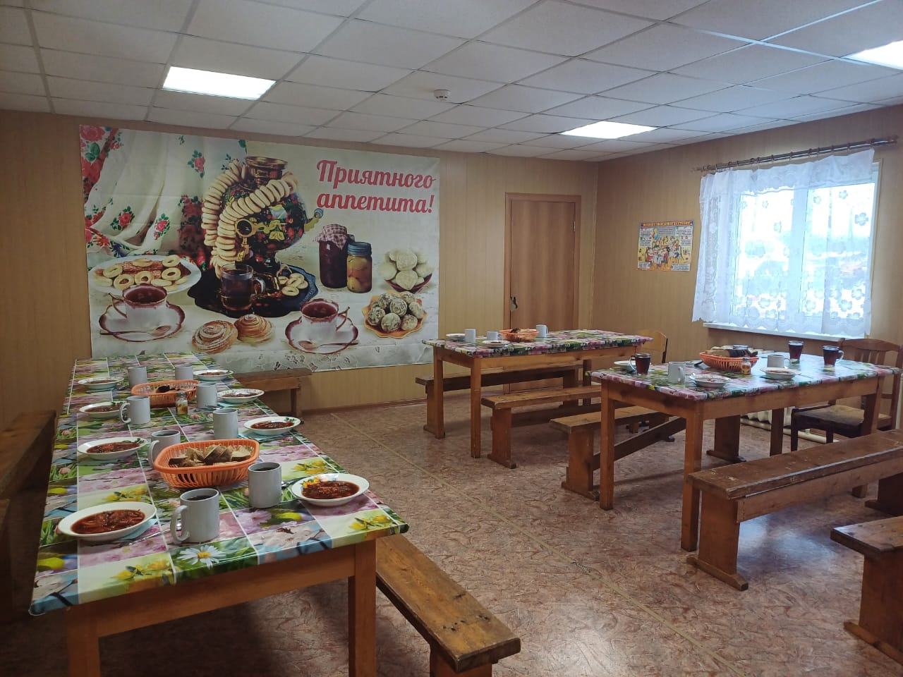 Коротко о столовой: Изображение.